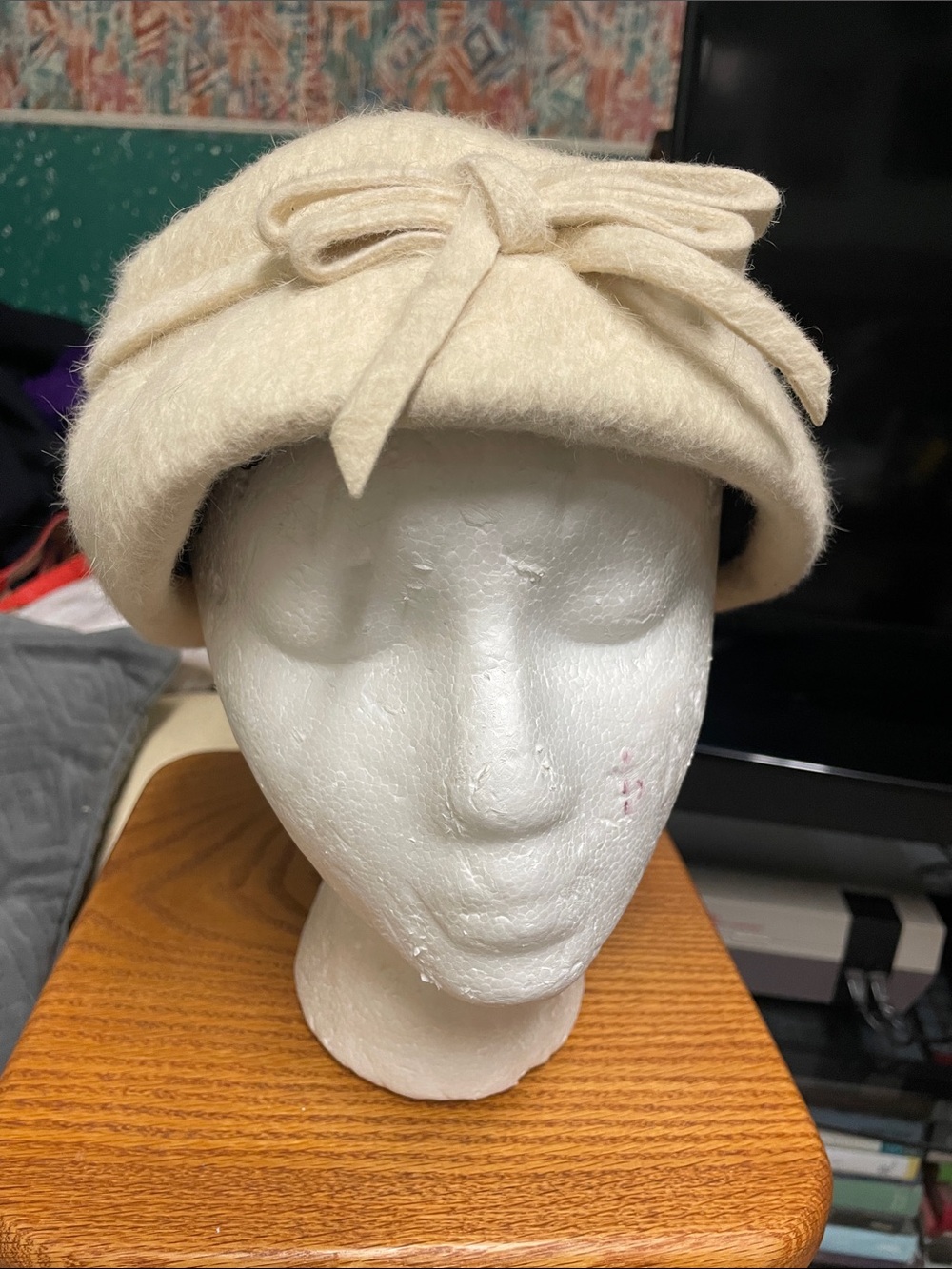 Vintage 50s made in Italy “swan” white bow accent hat -